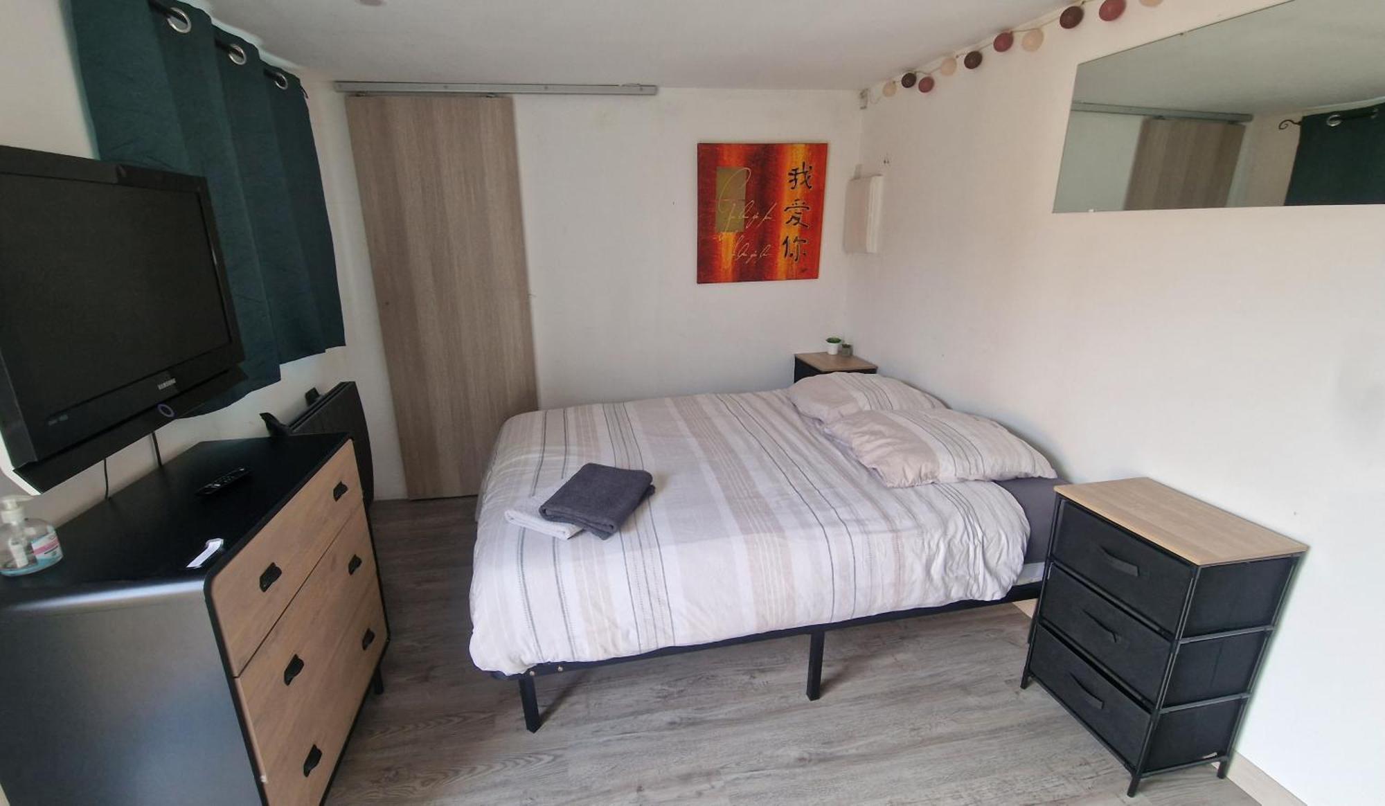 Studio Cerf, Quartier Marais, Terrasse Rez De Chausse, Jardin Accessible, Matelas Confortable Bourges Exterior photo